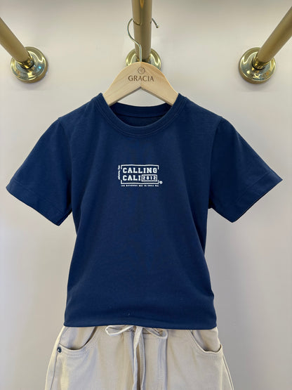 Conjunto Infantil Camiseta Calling e Bermuda Bege  - Little Johnny