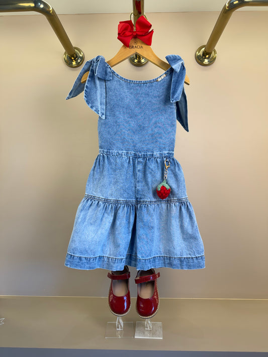Macaquinho Infantil Jeans Alça de Laço e Chaveiro Morango - Animê