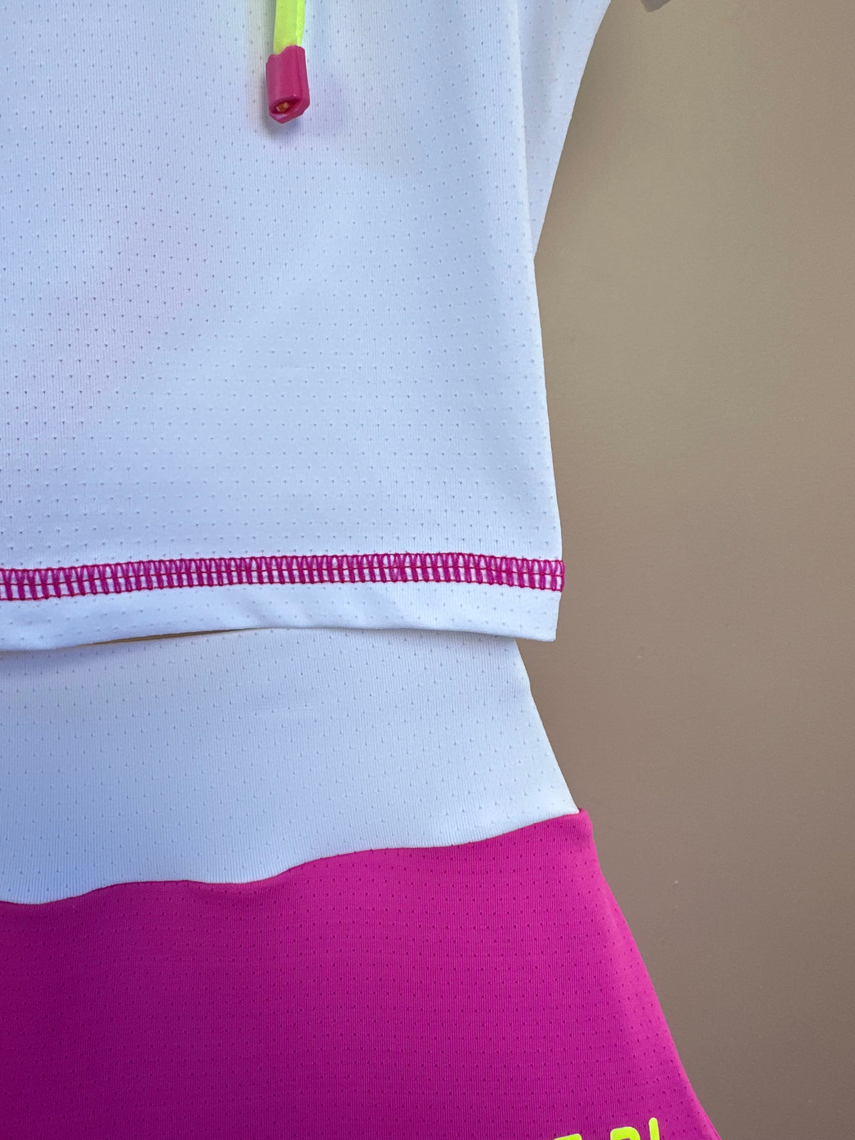 Conjunto Infantil Cropped Fernanda Dry Badminton Branca e Saia Fernanda Dry Badminton Rosa - Siri Sport