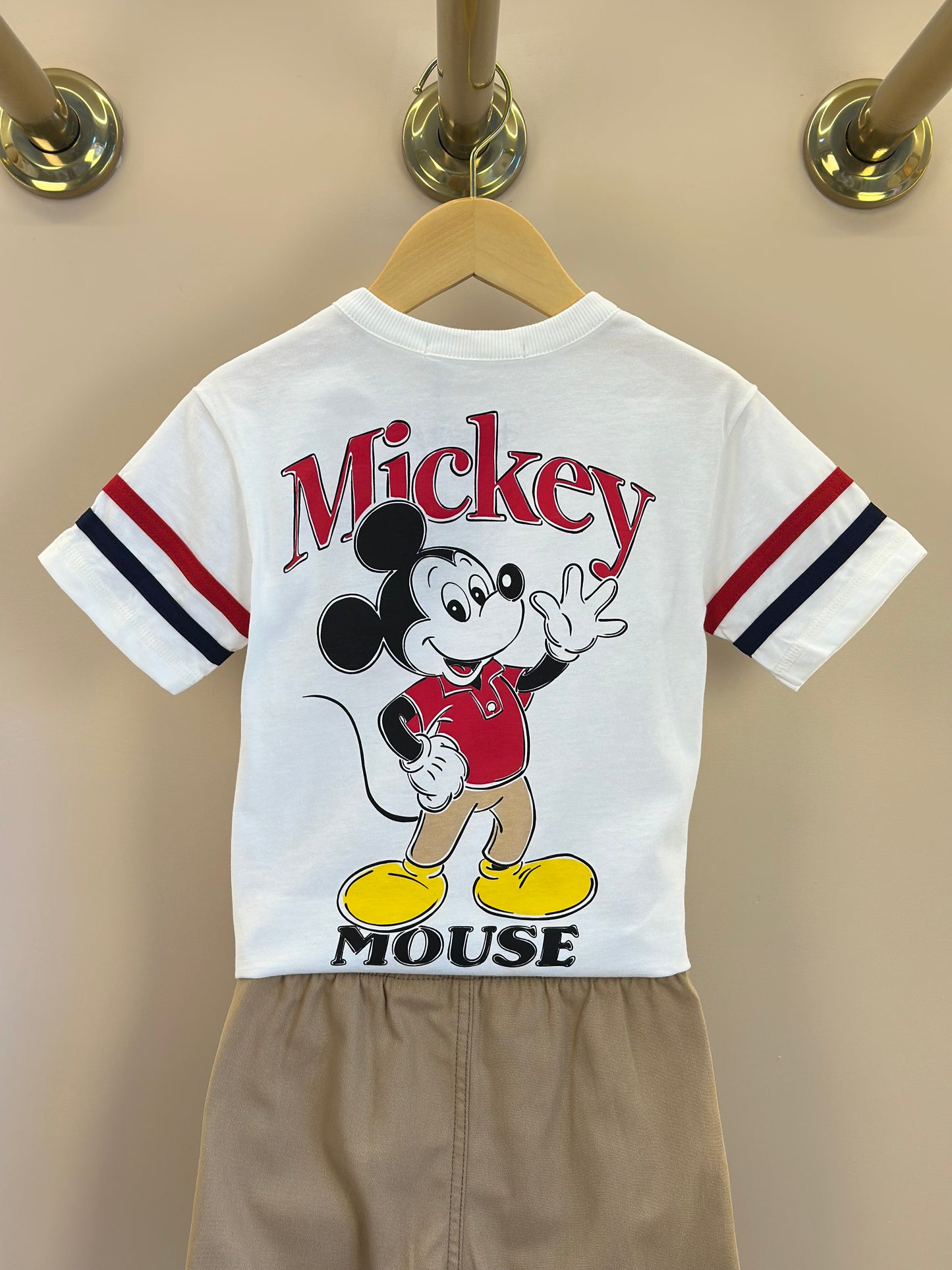 Conjunto Infantil Camiseta Pérola Mickey e Bermuda Sarja Bege - Youccie
