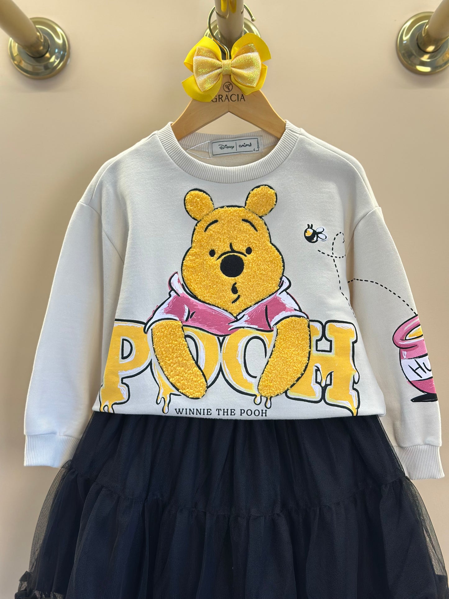Conjunto Infantil Casacol Moletom Pooh Bege Vanilla e Saia Tule Preta - Animê Petite