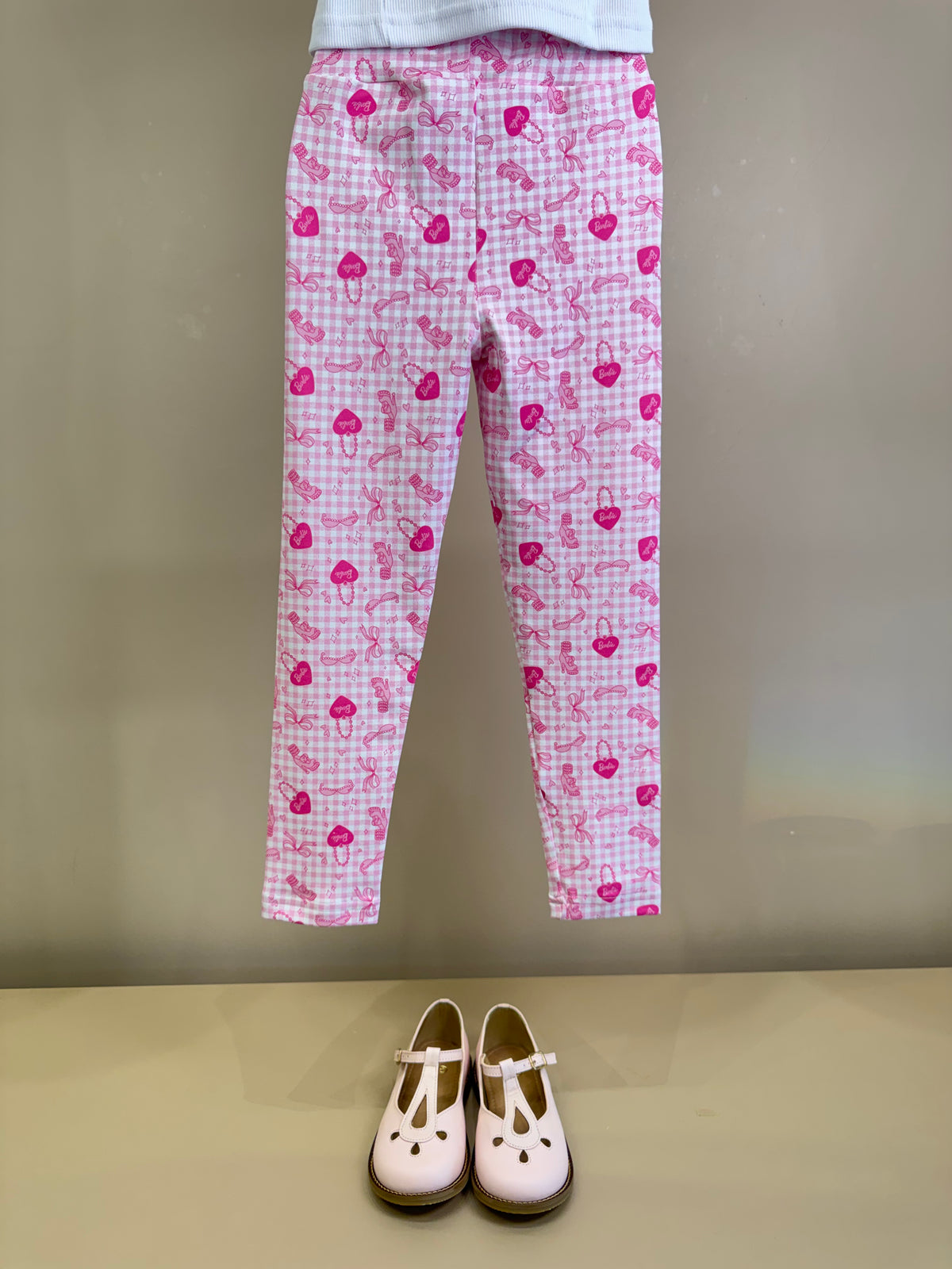 Conjunto Infantil Regata Barbie Cristais Off White e Calça Legging Barbie Rosa Xadrez - Pituchinhus