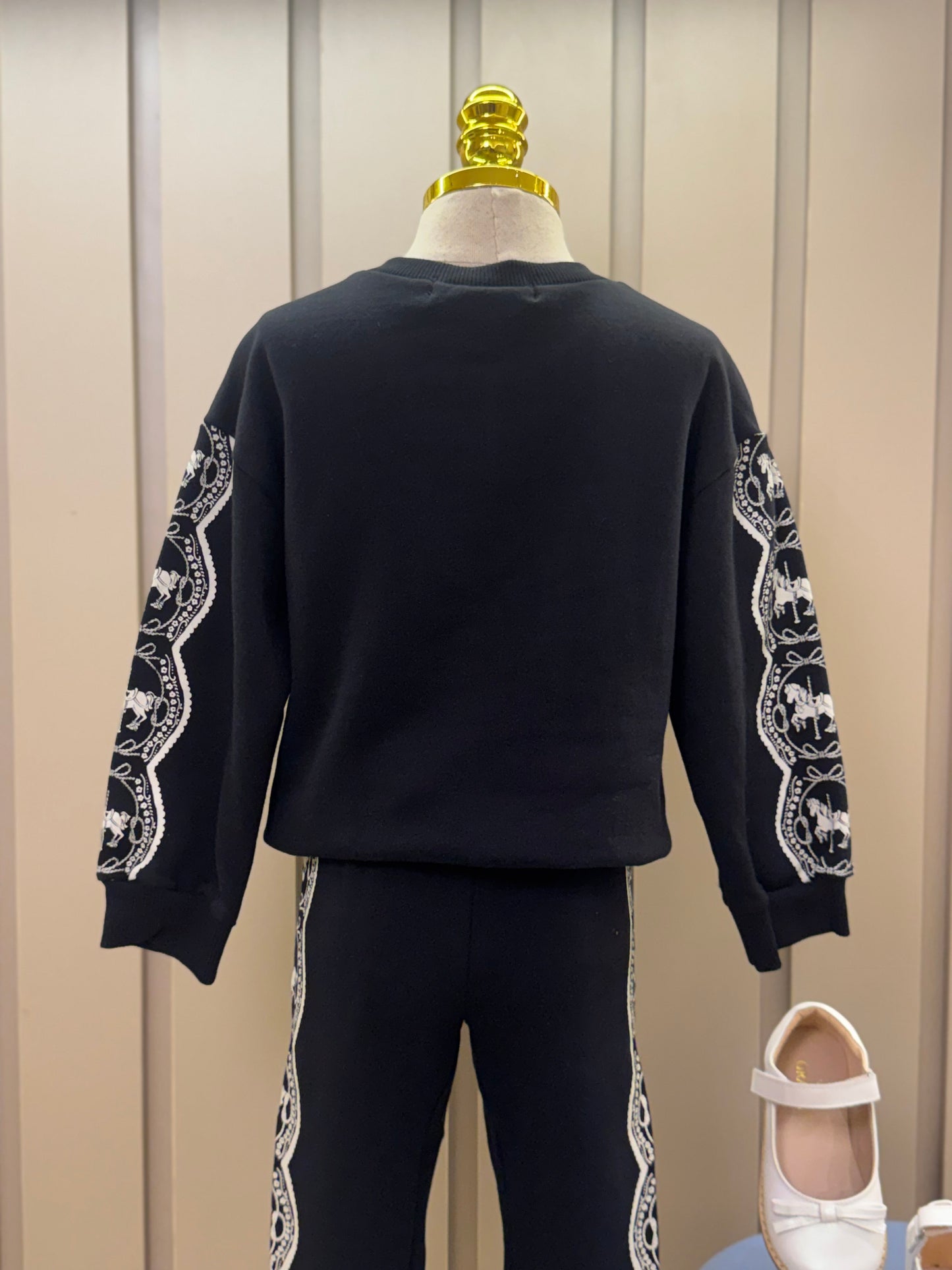 Conjunto Infantil Moletom Carrossel Casaco e Legging Preto - Animê Petite