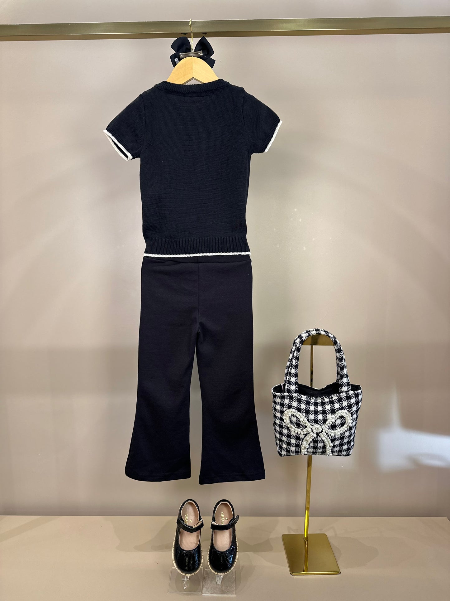 Conjunto Infantil Blusa Tricot Maxi Laço Bordado Pérolas Cristais e Calça Flare Lapelas Bordadas Preta - Pituchinhus