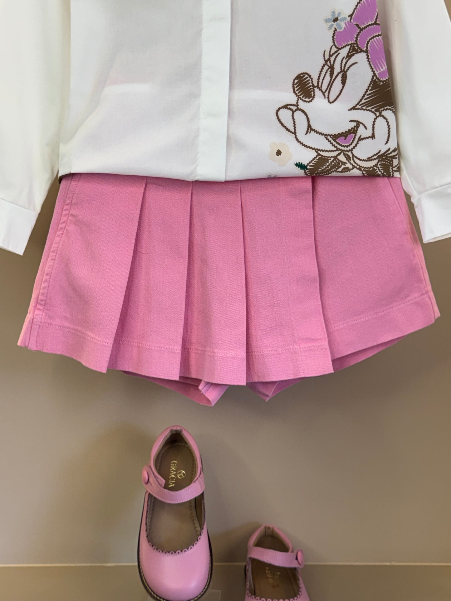 Conjunto Infantil Camisa Minnie Flores e Shorts-saia Sarja Rosa Girly - Animê Petite