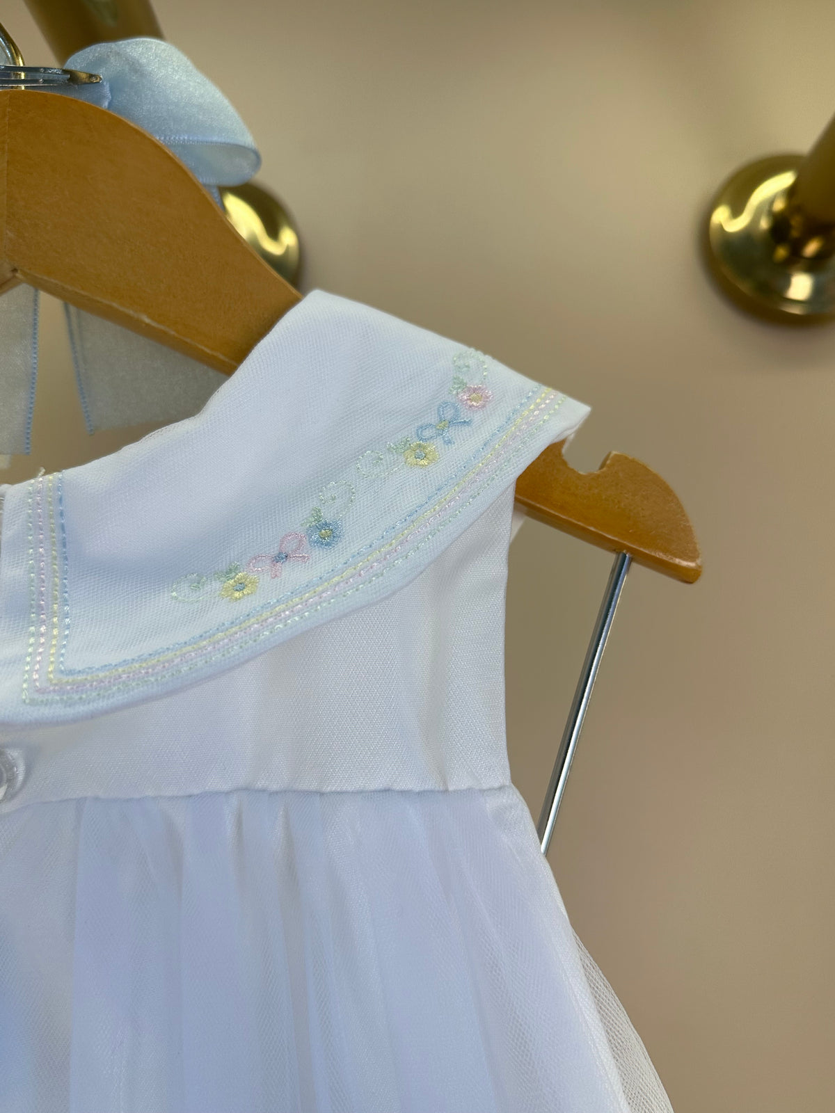 Vestido Infantil Trapézio Tule Colorido e Bordados com Pérolas - Petit Cherie
