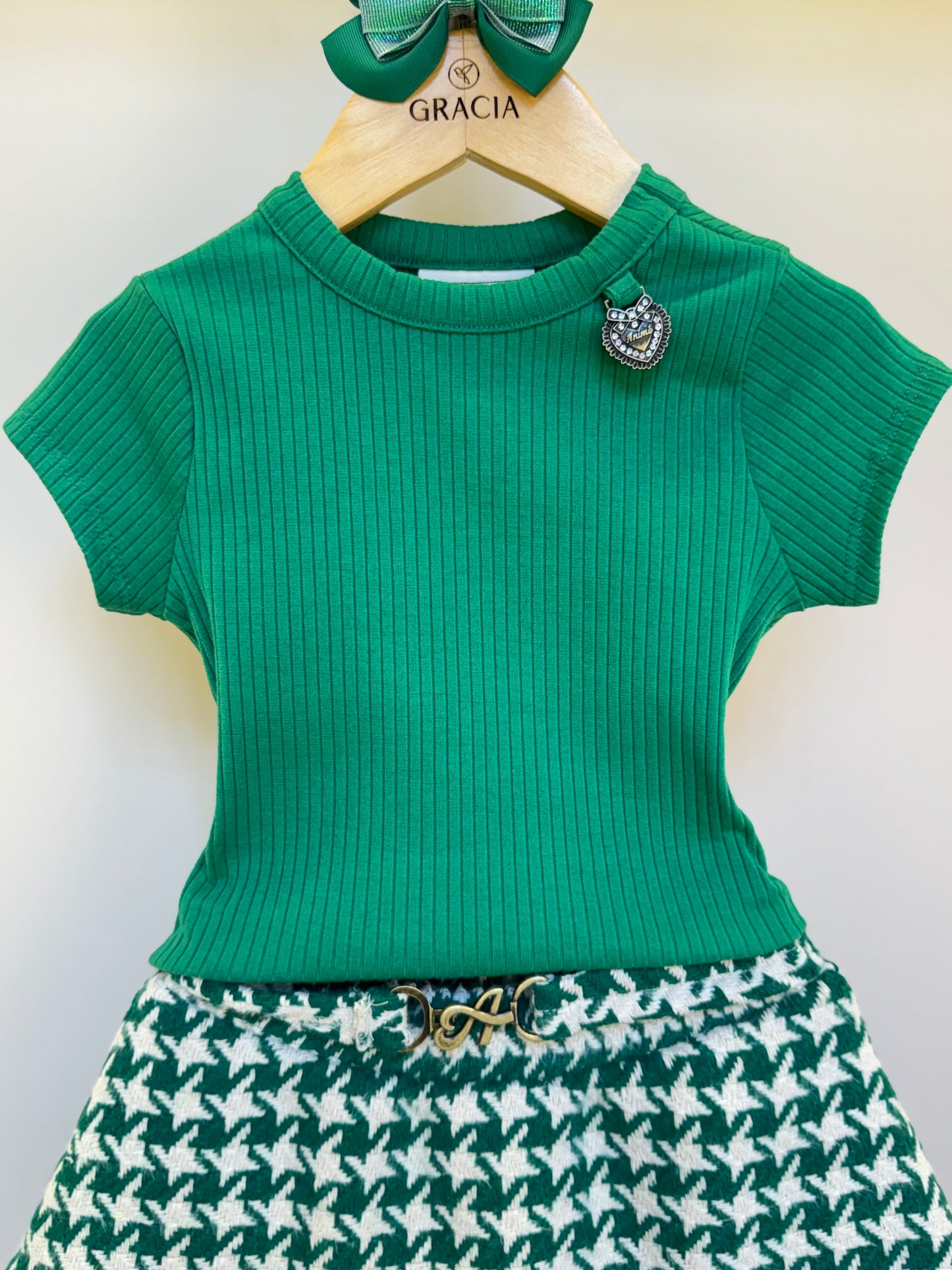 Conjunto Infantil Blusa Canelada Essentials e Saia Tweed Xadrez Verde -Animê