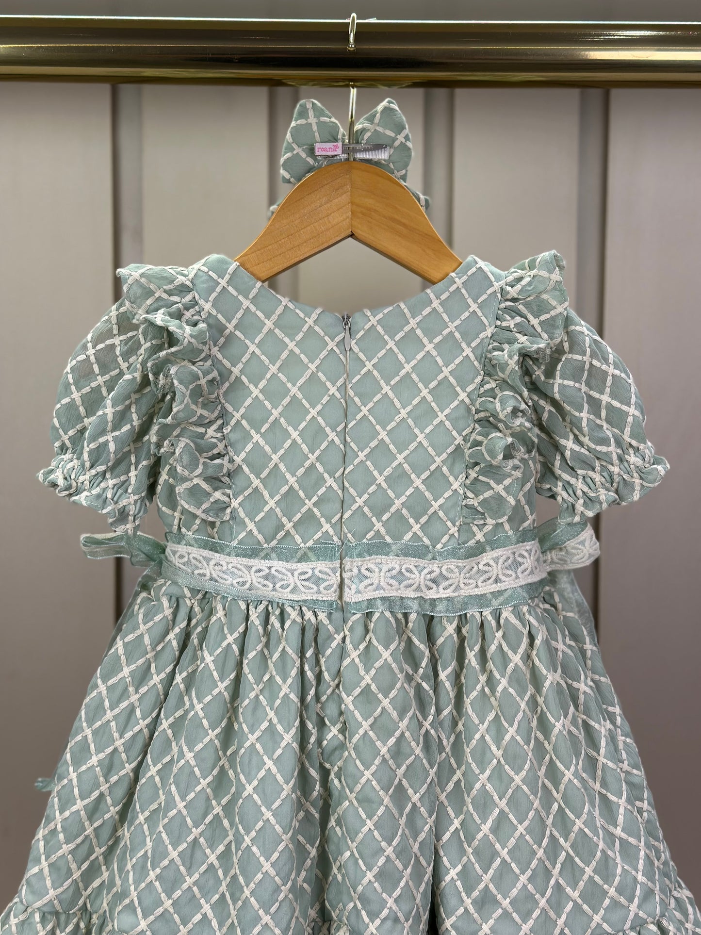 Vestido Bebê Clássico Luxo  Manga Babados e Laços Rendados Verde - Roana