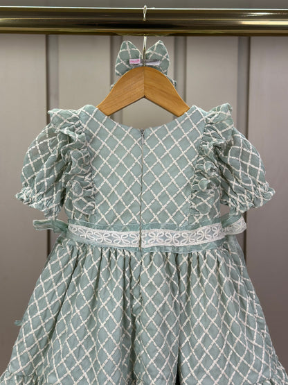 Vestido Bebê Clássico Luxo  Manga Babados e Laços Rendados Verde - Roana