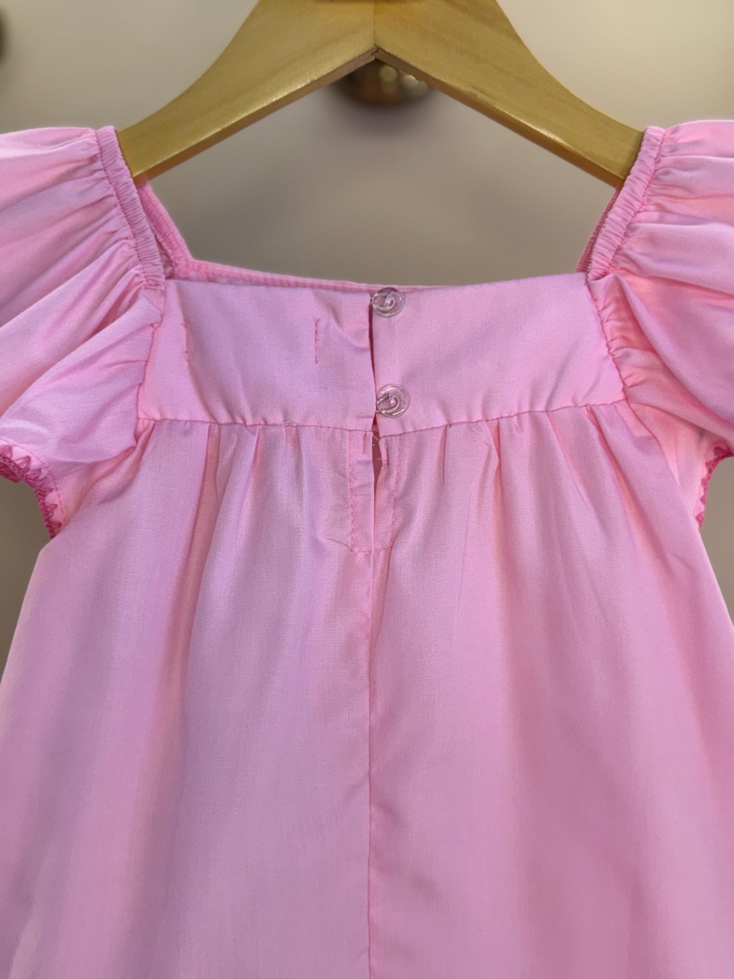 Vestido Infantil Amplo Rosa Bordadinhos Flores Busto - Mon Sucré