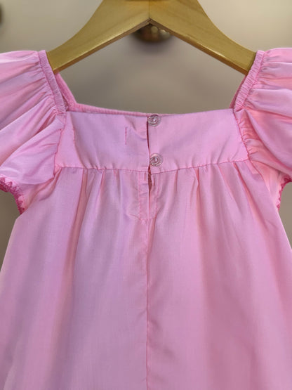 Vestido Infantil Amplo Rosa Bordadinhos Flores Busto - Mon Sucré