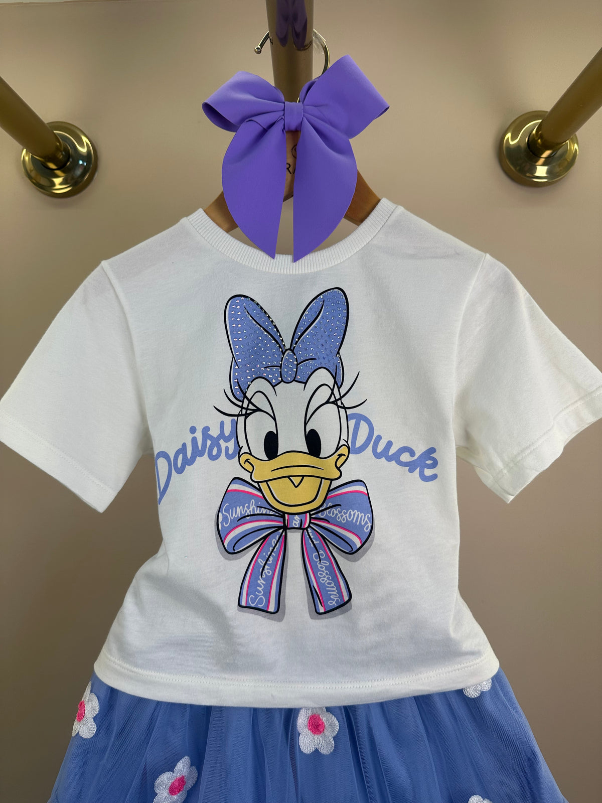 Conjunto Infantil  Blusa Daisy Duck Com Strass Pérola e Saia Tule Bordado Flores Lilás - Momi
