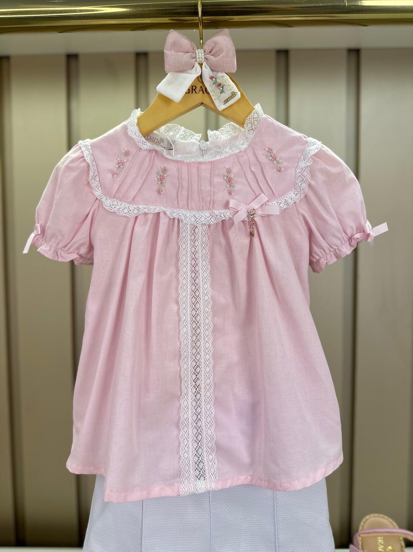 Bata Bebê com Culote Rosa Rendas Brancas e Bordados - Roana