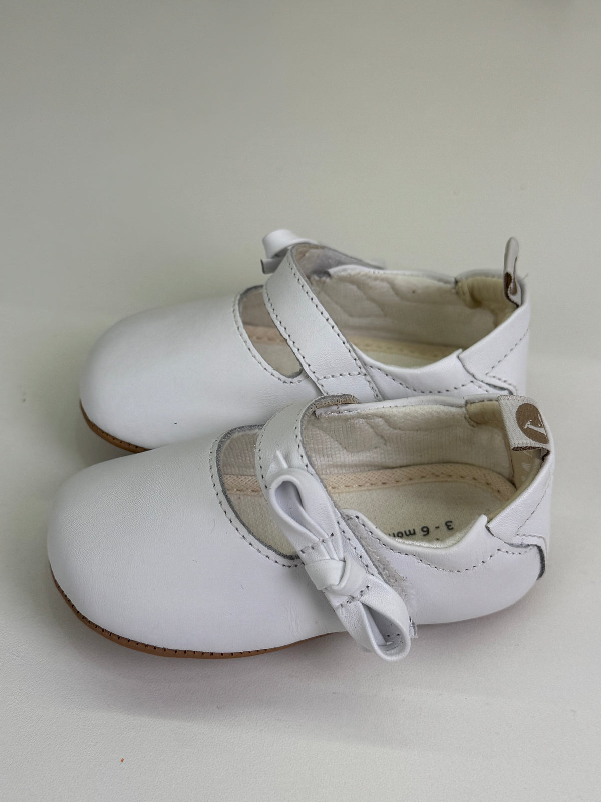 Sapatinho Bebê Gift Couro Branco - Tip Toey Joey