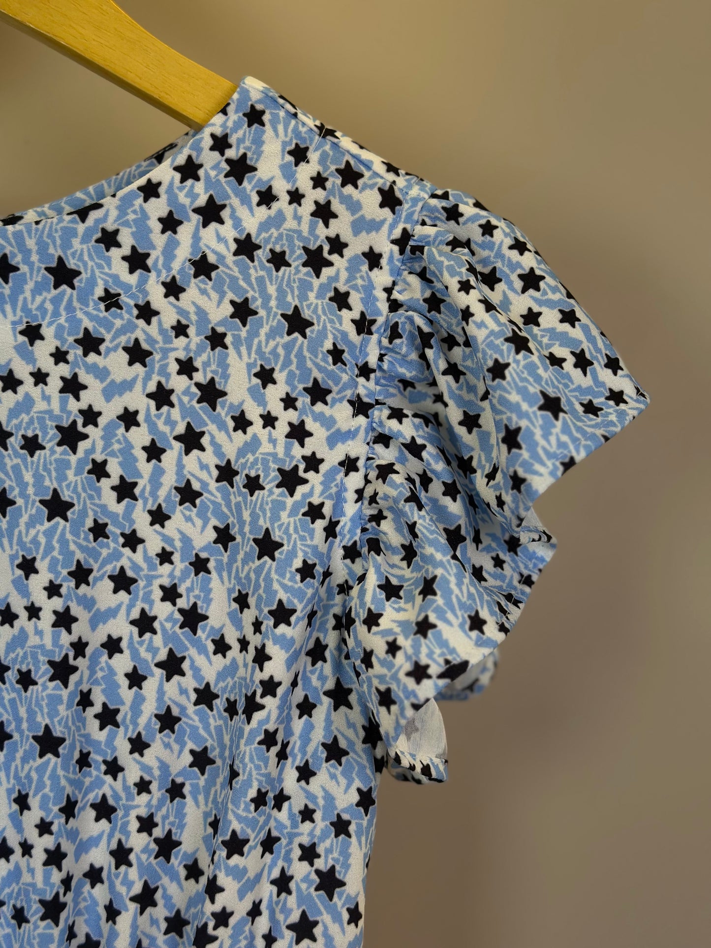 Vestido Teen Crepe Babados Estrelinhas Azul Claro - Two In