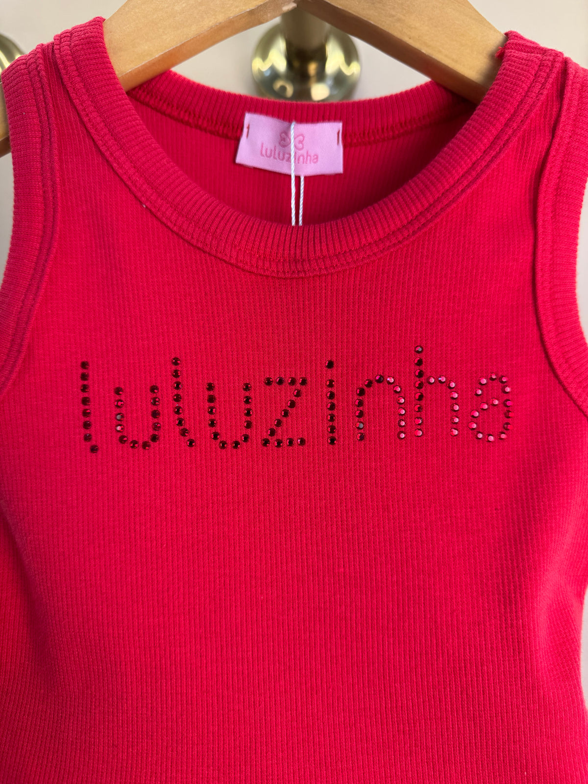Conjunto Infantil Vermelho Blusa Com Strass e Shorts Moletom Acessório de Urso - Luluzinha