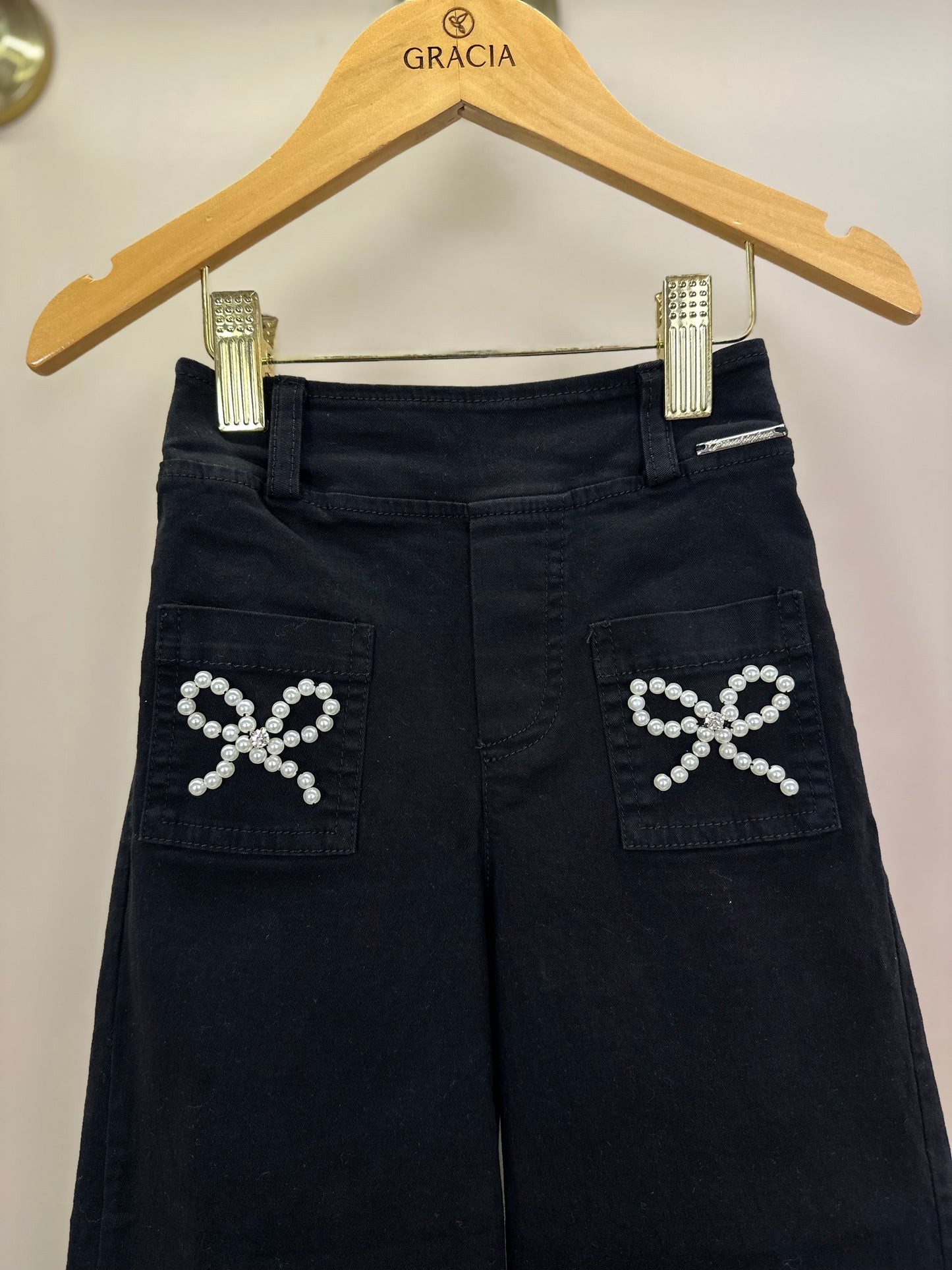 Calça Infantil Sarja Reta Laços Bordados Bolsos Preta - Pituchinhus
