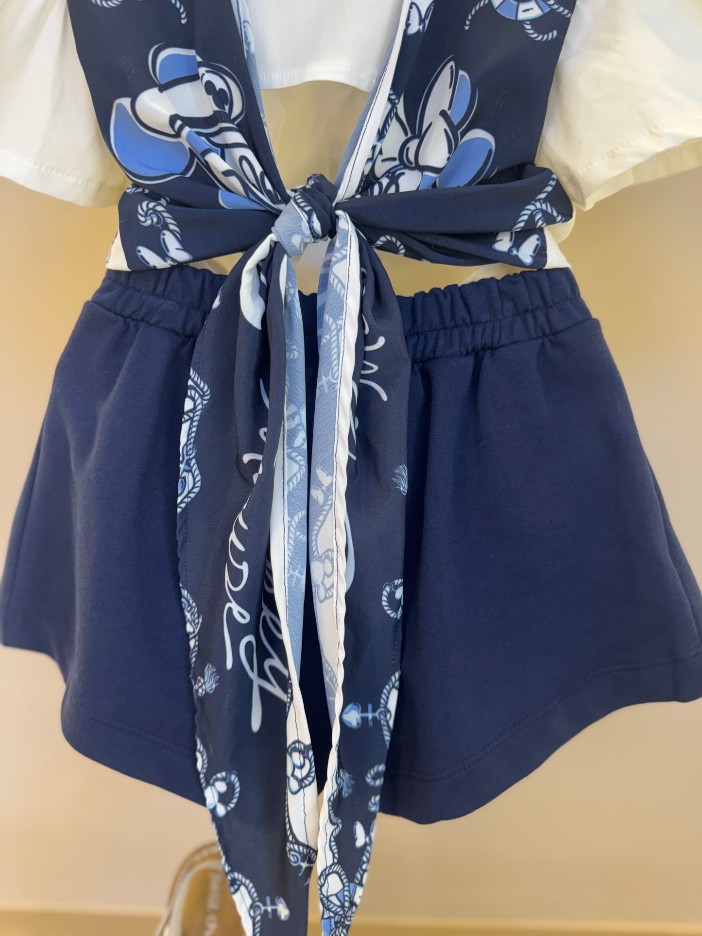 Conjunto Infantil Camisa Mangas Amplas e Laço nas costas e Shorts com Pregas Essentials - Animê