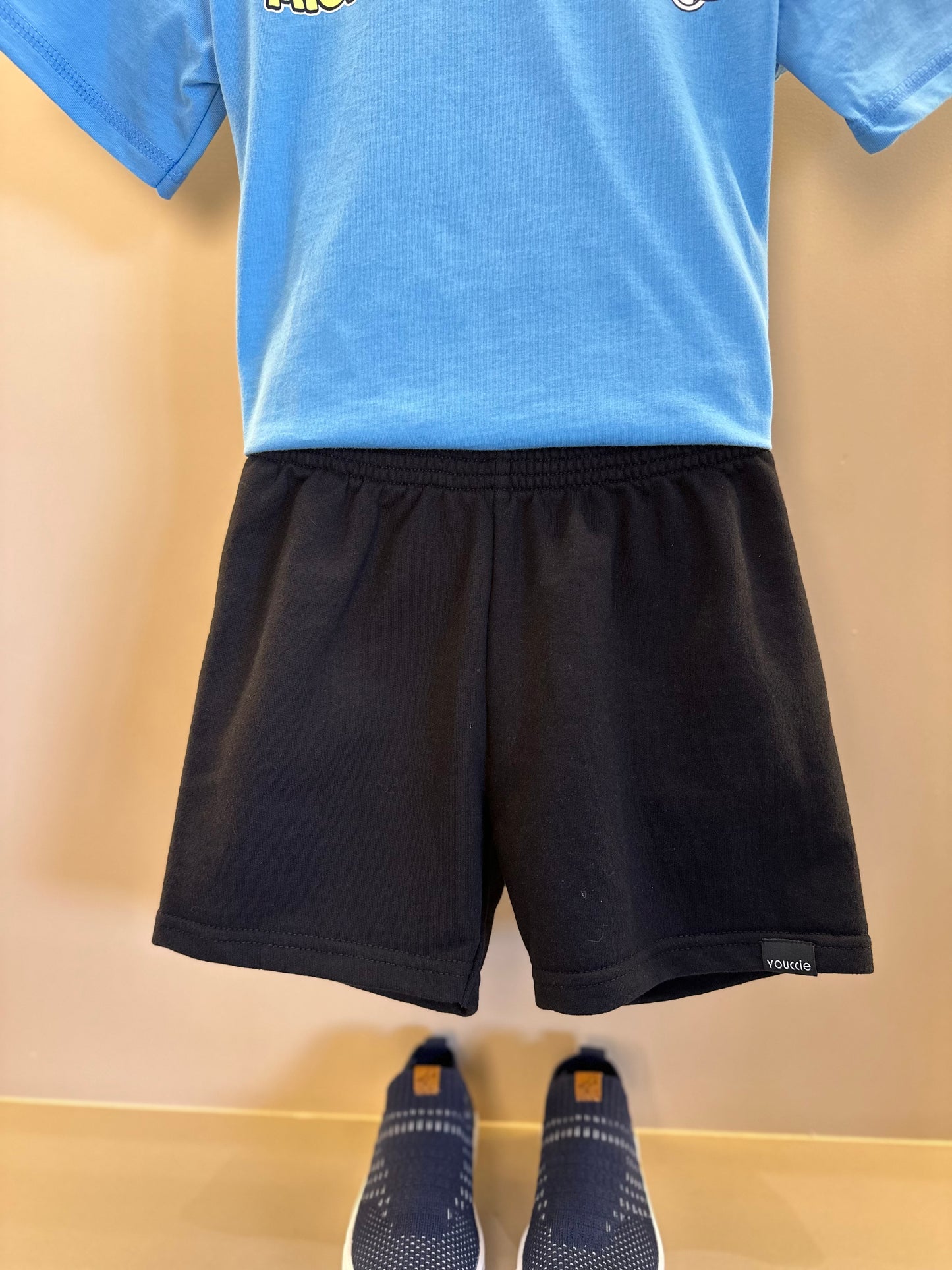 Conjunto Infantil Camiseta Mickey Azul Celeste e Bermuda Moletom Preta - Youccie