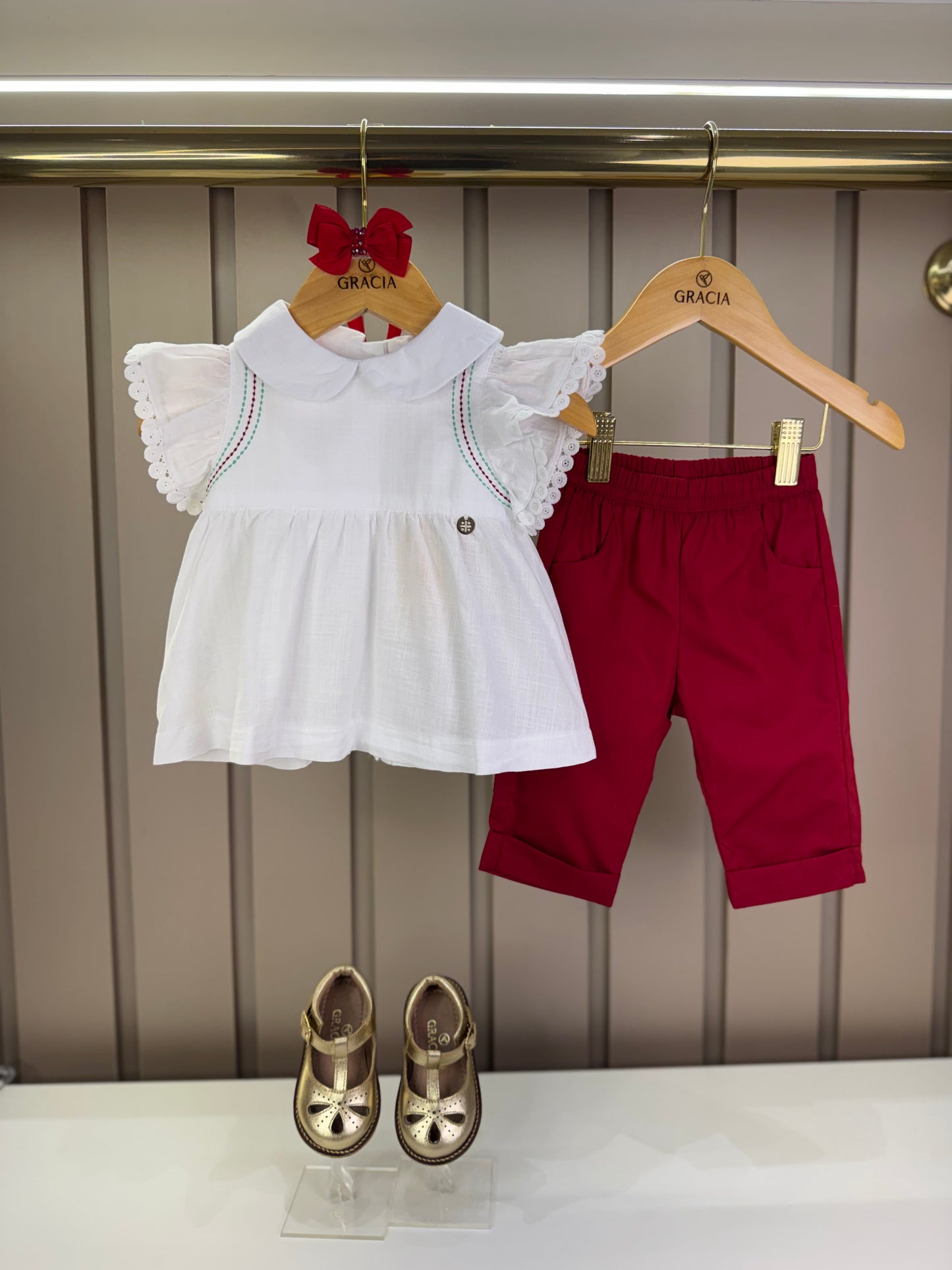 Conjunto Bebê Clássico Bata Golinha e Calça Vermelha - Um Mais Um