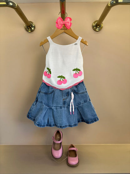 Conjunto Infantil Blusa Tricot Cerejas e Saia Jeans Pregas Com Pingente - Momi