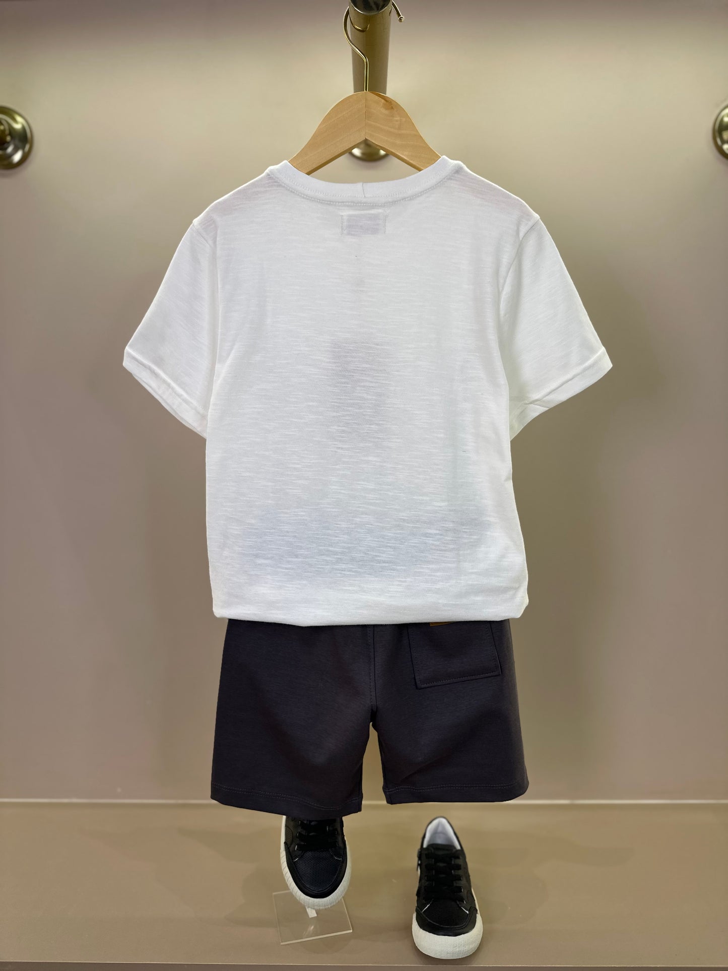 Conjunto Infantil Camiseta Teddy Cachorros Off e Bermuda Suedine Algodão Bolsos Grafite - Dame