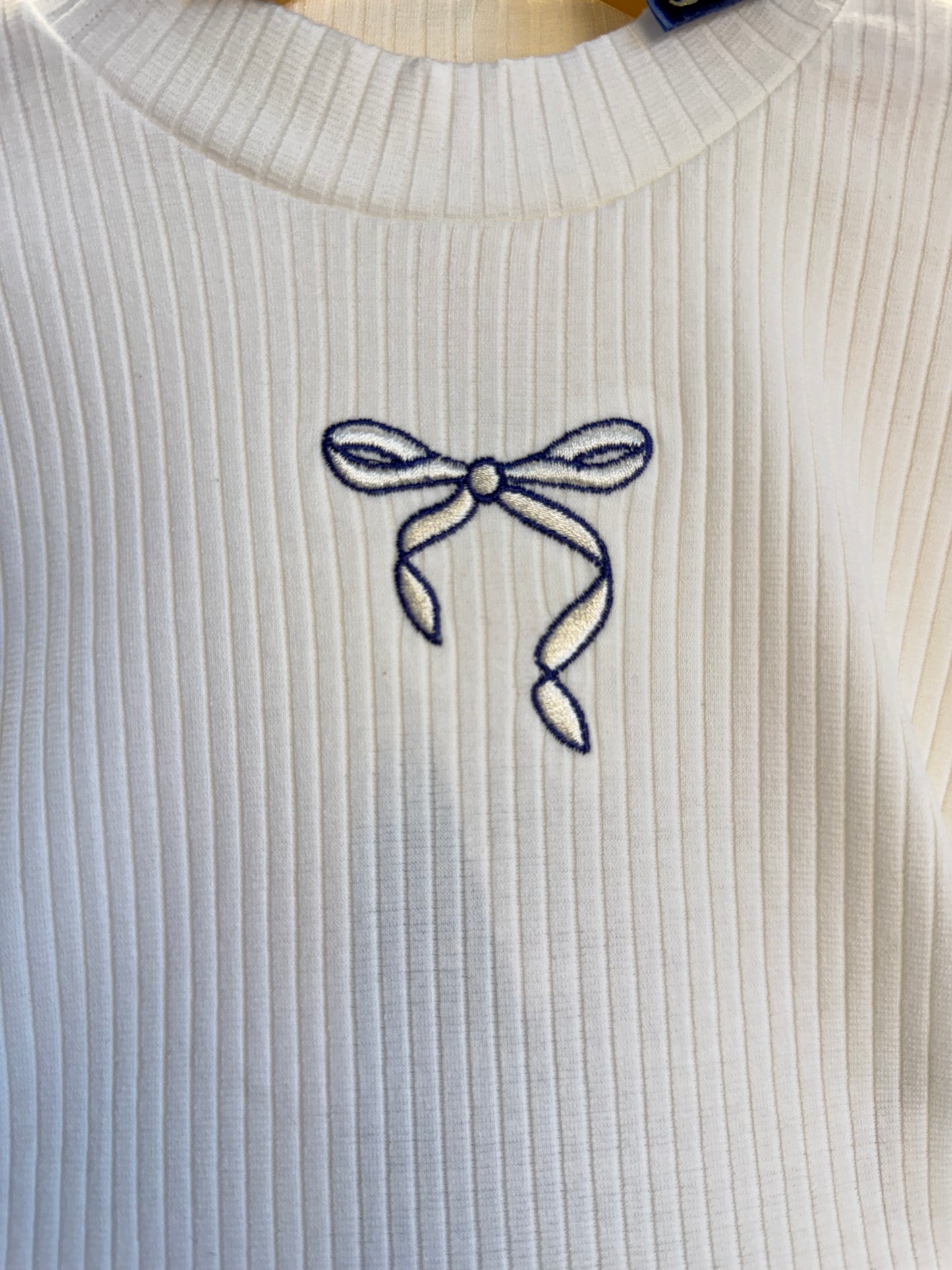 Conjunto Infantil Blusa ML Laço Bordado e Shorts Evasê Couro Tech Marinho - Beabá