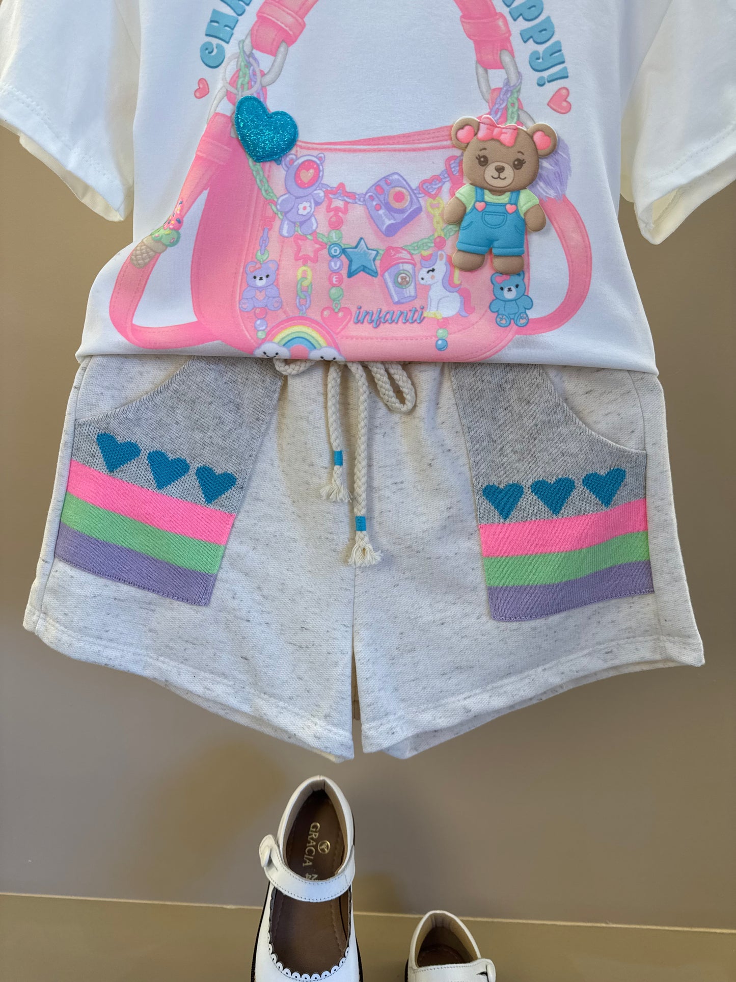 Conjunto Infantil Blusa Charms e Shorts Bolsos Corações - Infanti