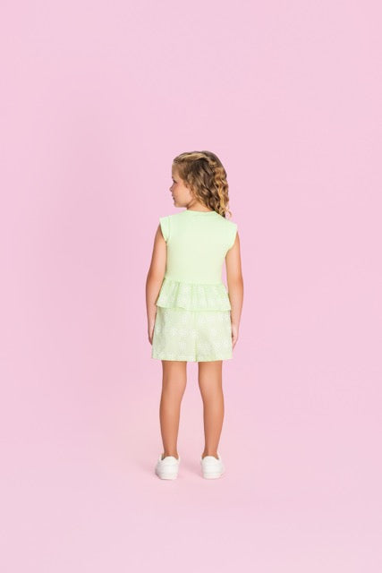 Conjunto Infantil Verde Blusa Com Babado Peplum e Shorts Com Bordado Inglês - Petit Cherie