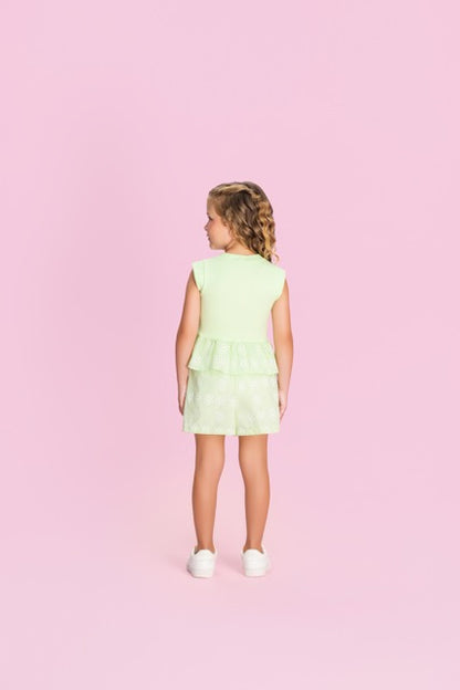 Conjunto Infantil Verde Blusa Com Babado Peplum e Shorts Com Bordado Inglês - Petit Cherie