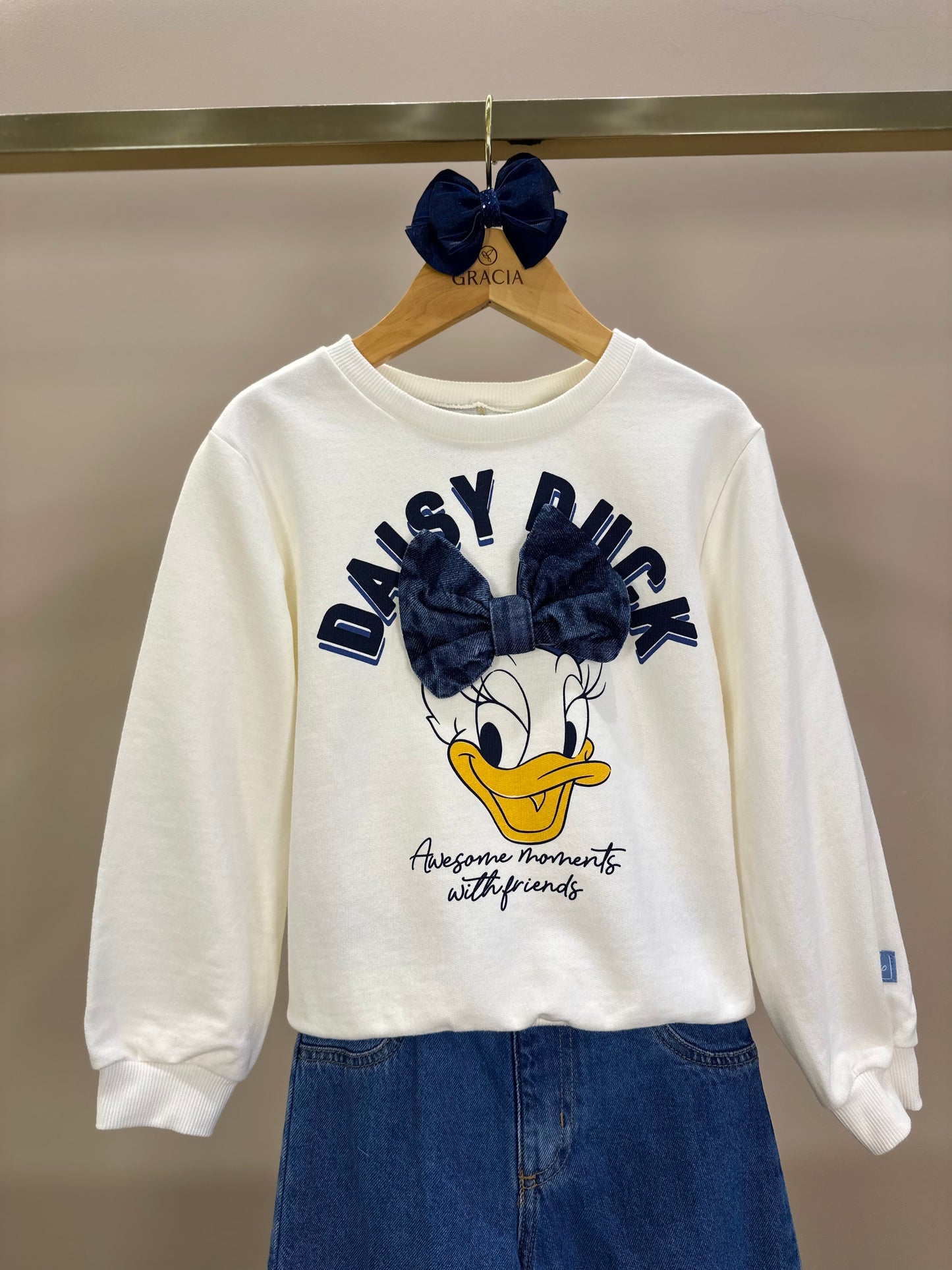 Conjunto Infantil Feminino Casaco Daisy Laço Off White com Calça Jeans Reta Laços Jeans Casual - Momi