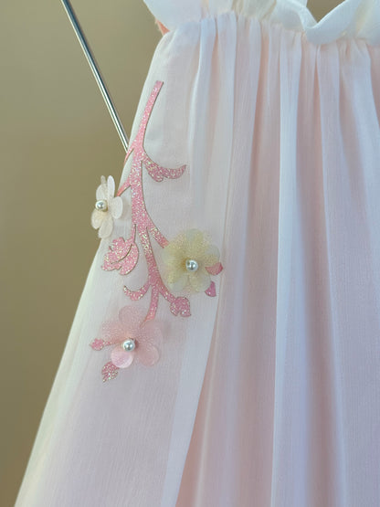 Vestido Infantil Fluído com Babados e Aplicacão Buque de Flores Salmão - Gabriela Aquarela