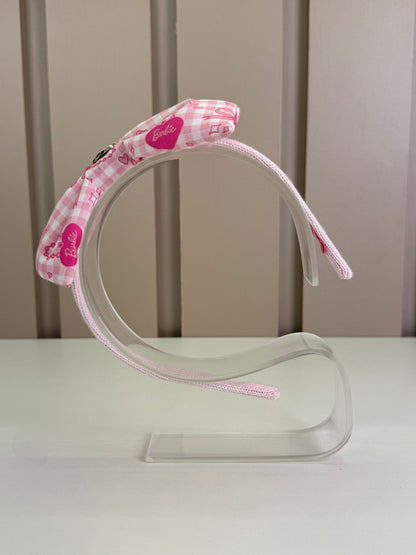 Tiara Infantil Laço Puffer  Pingente Barbie Rosa Xadrez- Pituchinhus