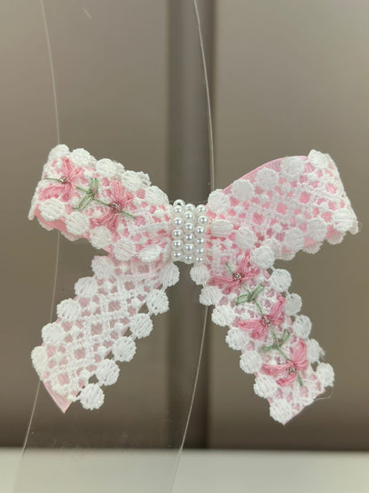 Laço Infantil Renda Bordado Flores e Pérolas Rosa - Roana