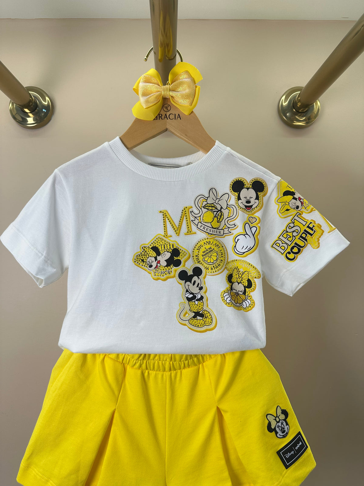 Conjunto Infantil Blusa Minnie e MIckey e Shorts Saia Amarelo Com Pregas - Animê