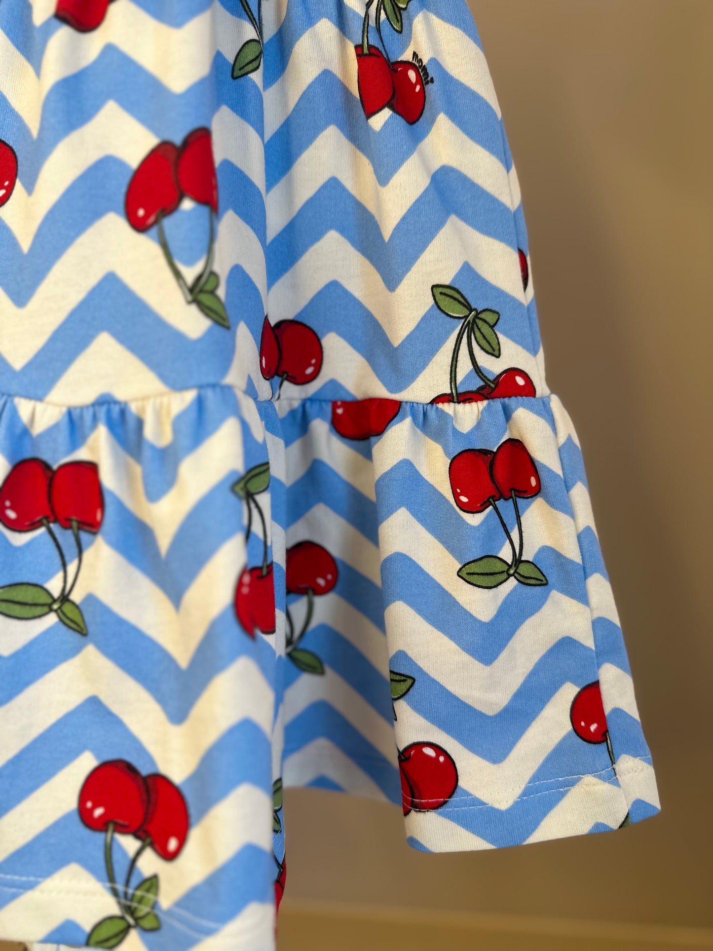 Conjunto Infantil Blusa Mangas Balonê e Salopete Cerejinha Jeans - Momi