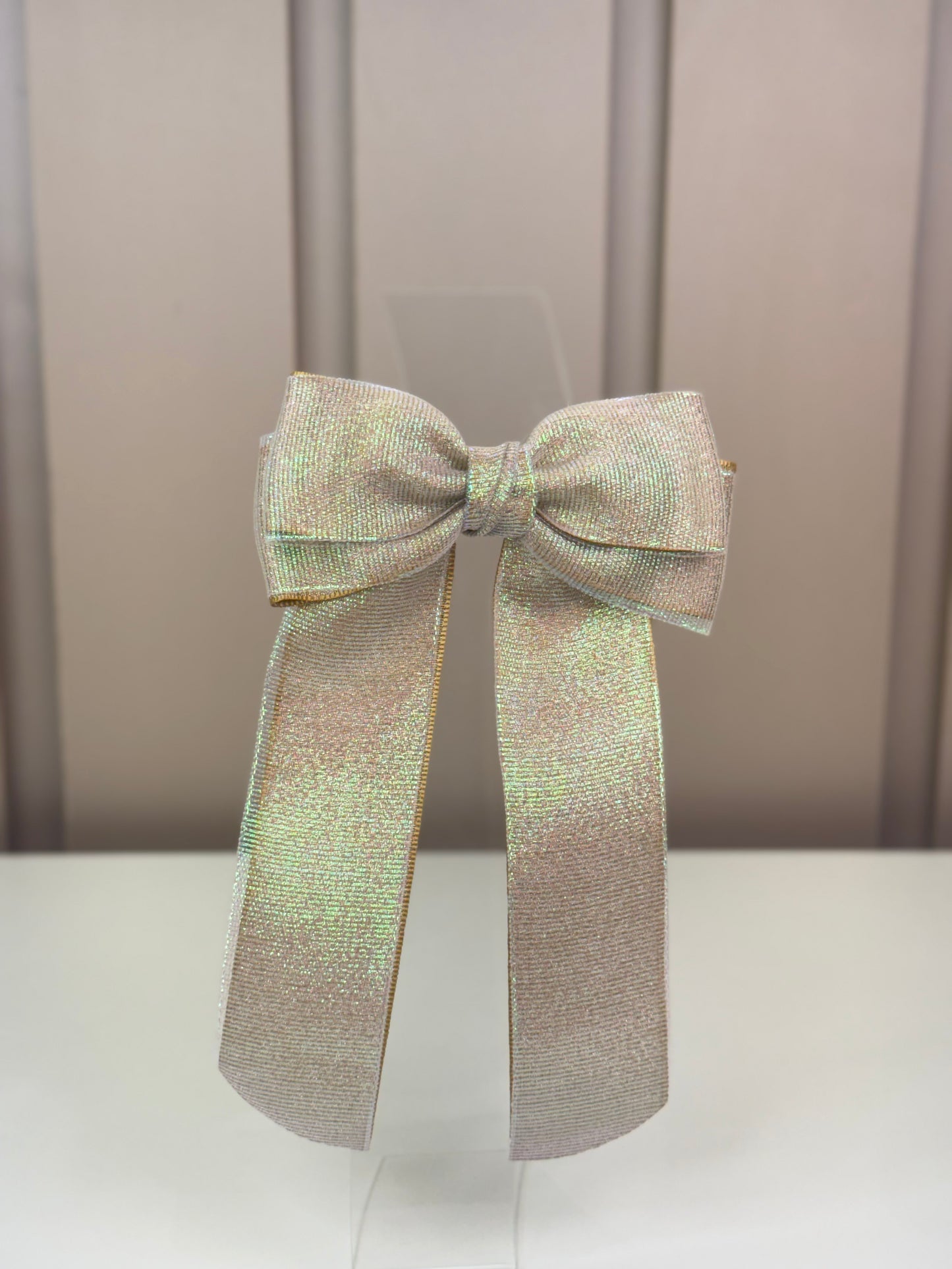 Laço Infantil Special Alongado Organza Sobreposta Dourado Tam. G - Gracia