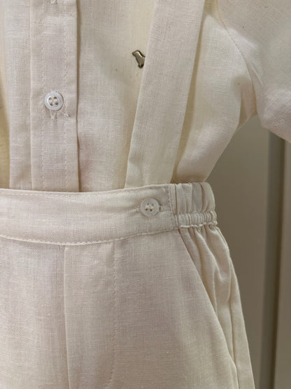 Conjunto Bebê Body, Bermuda e Suspensório Cambraia Linho de Algodão Off White - Um Mais Um