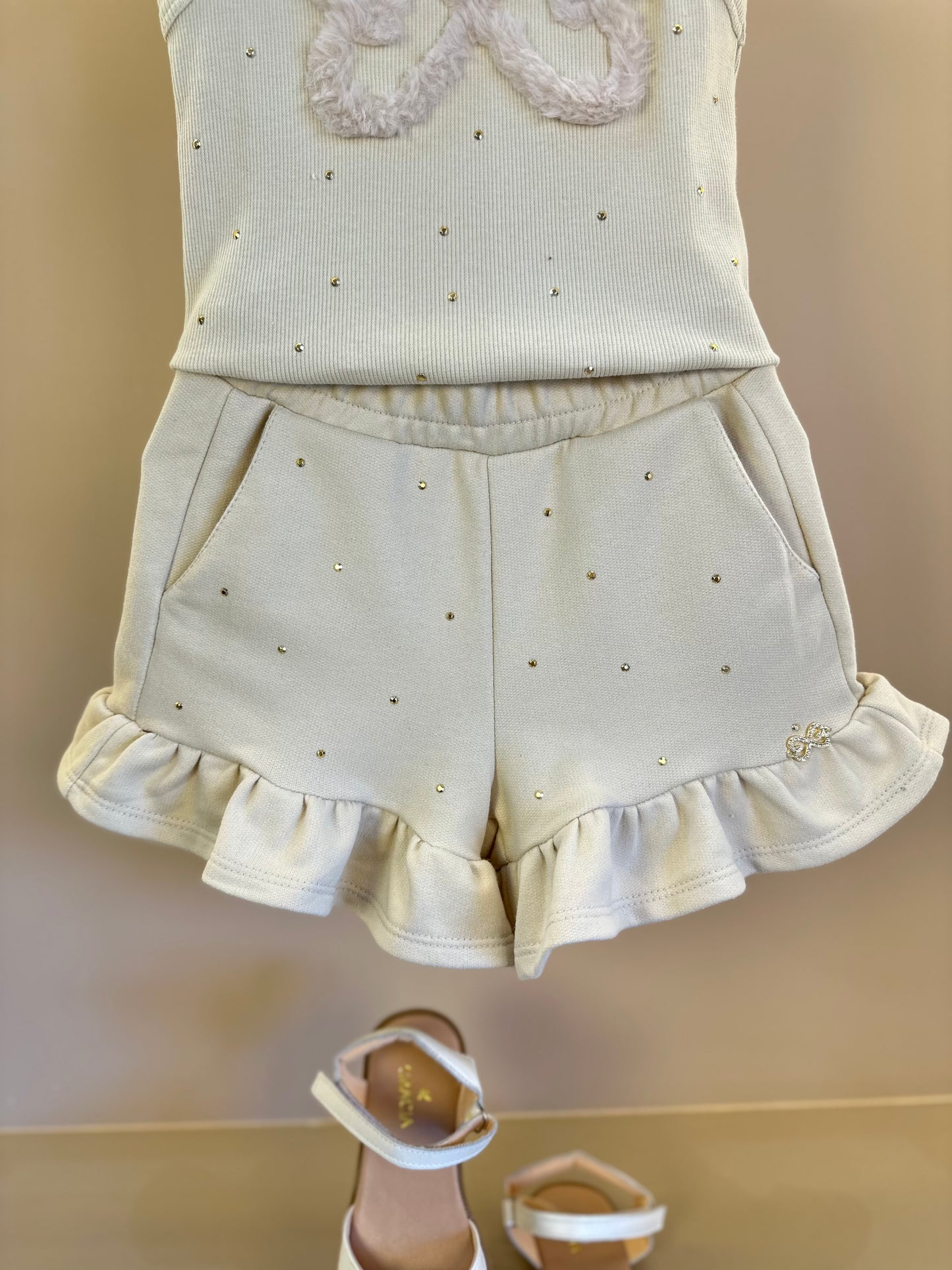 Conjunto Infantil Regata Infinito e Shorts Moletom Babadinho Strass Bege - Luluzinha