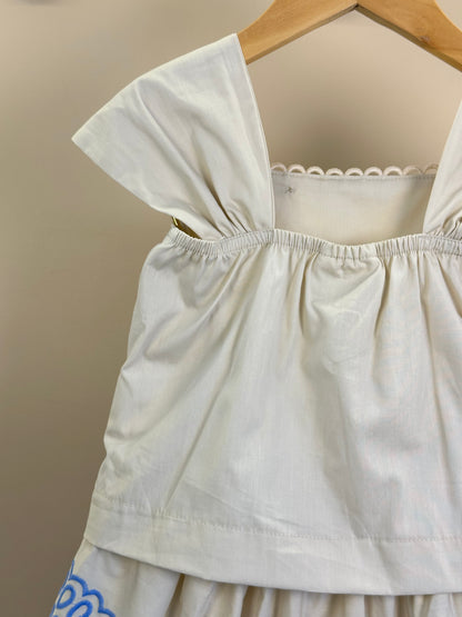 Conjunto Infantil Off White Bata Mangas Bufantes e Saia Detalhes Azul - Animê