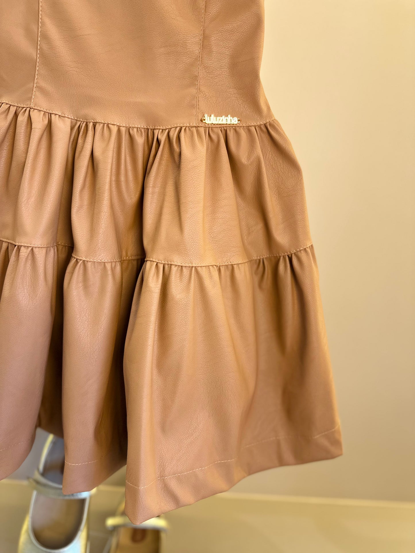 Vestido Infantil Rodado Babadinhos Couro Tech Caramelo - Luluzinha