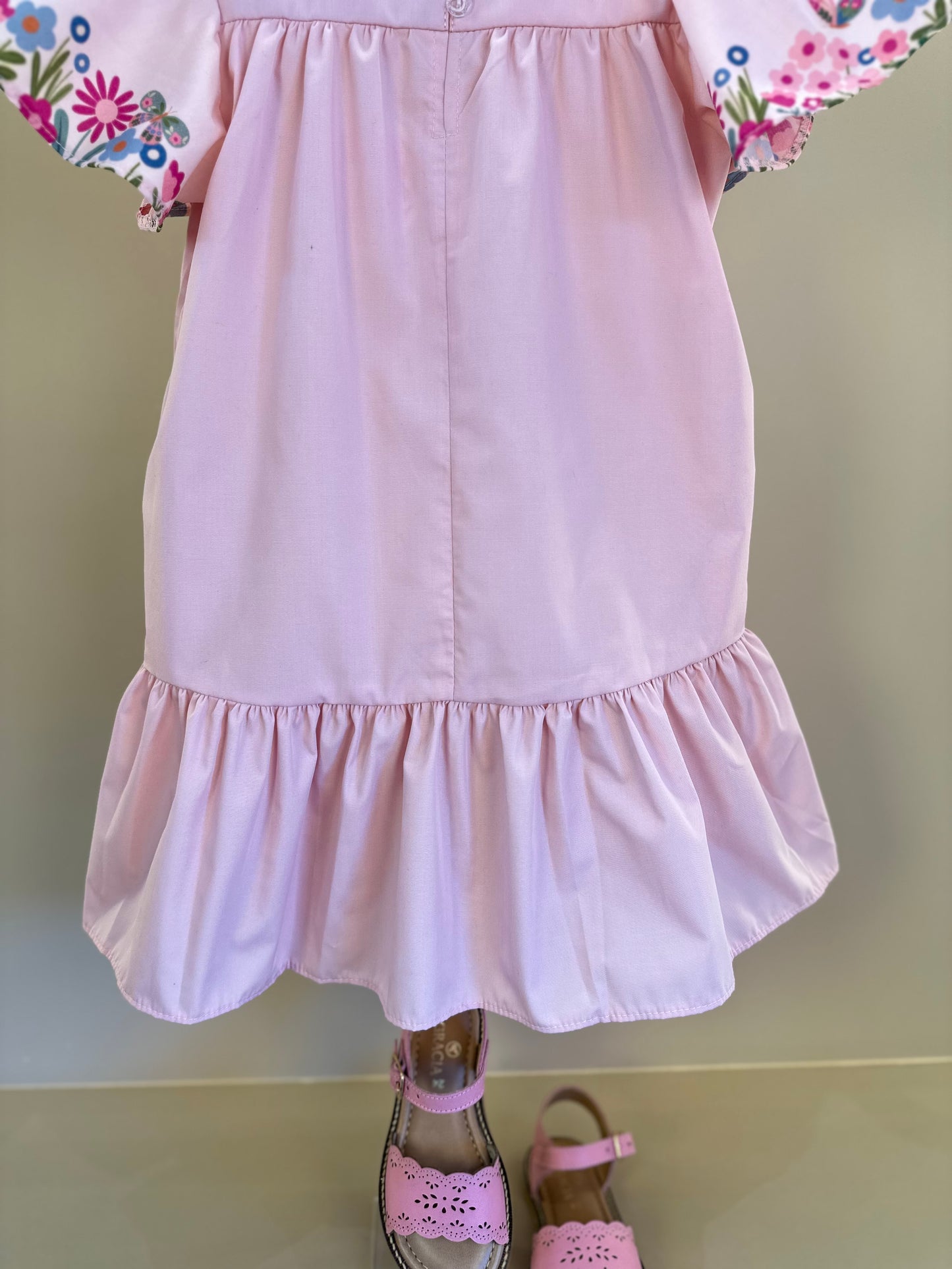 Vestido Infantil Trapézio Flores e Babado Rosa - Mon Sucré