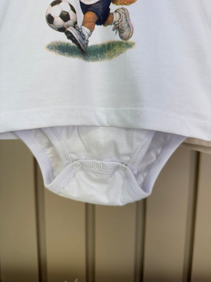 Conjunto Bebê Camiseta-Body Cachorrinho Futebol e Bermuda Bege - Um Mais Um