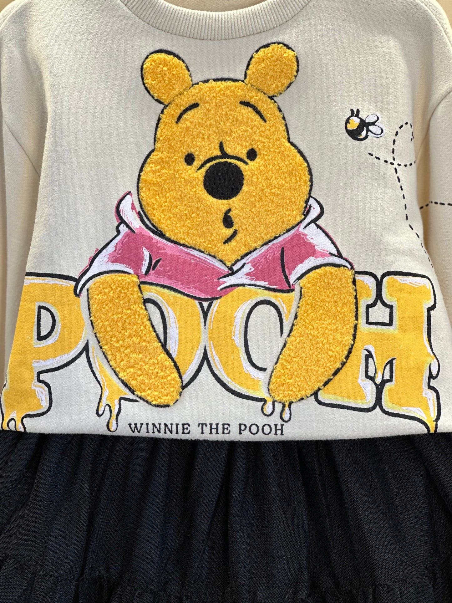 Conjunto Infantil Casacol Moletom Pooh Bege Vanilla e Saia Tule Preta - Animê Petite