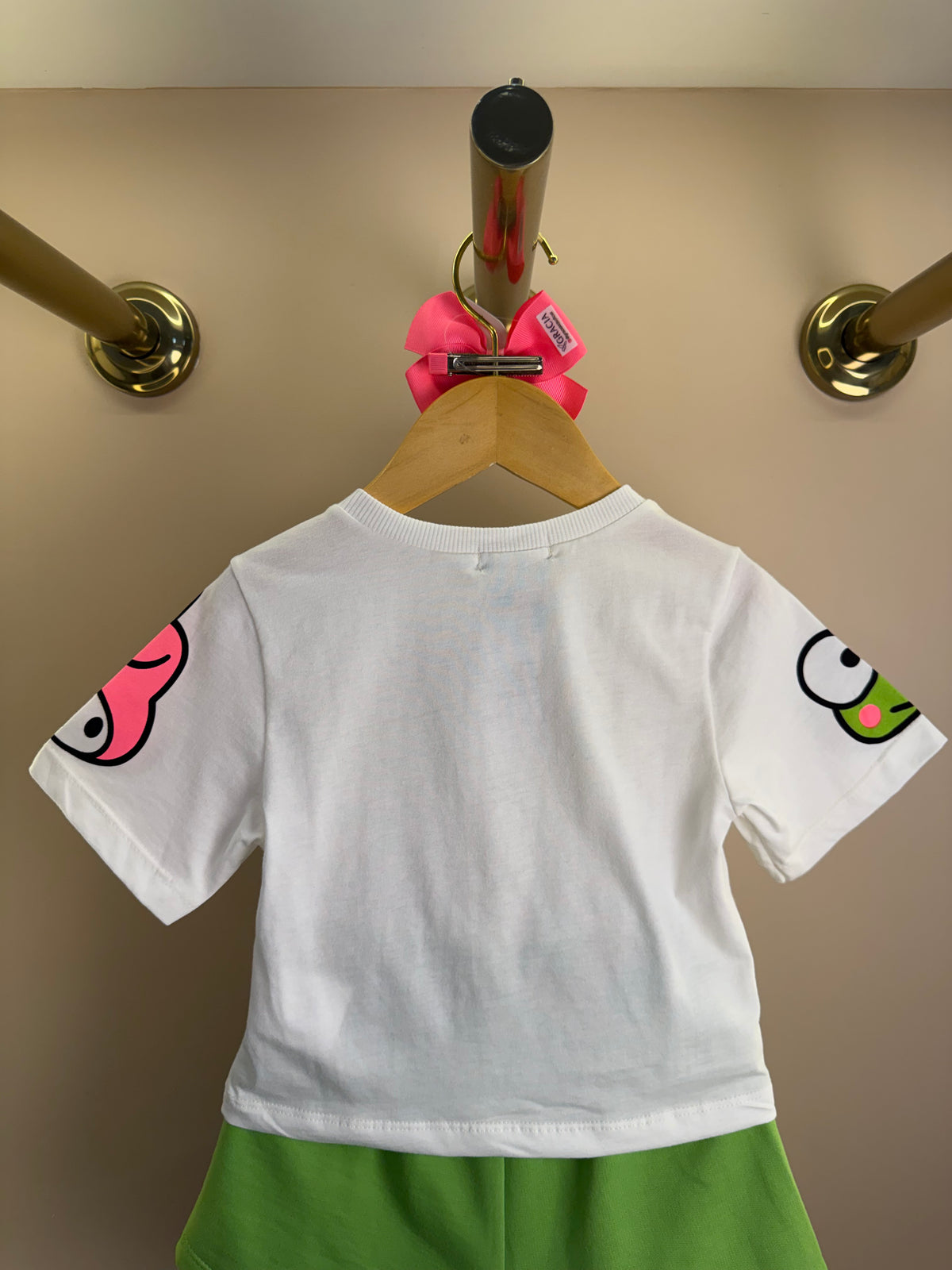 Conjunto Infantil Blusa Hello Kitty e Shorts Verde - Momi