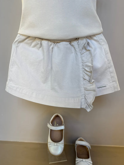 Conjunto Infantil Blusa Lacinho Bordado Bege e Saia-shorts Sarja Babadinho Bege - Pituchinhus