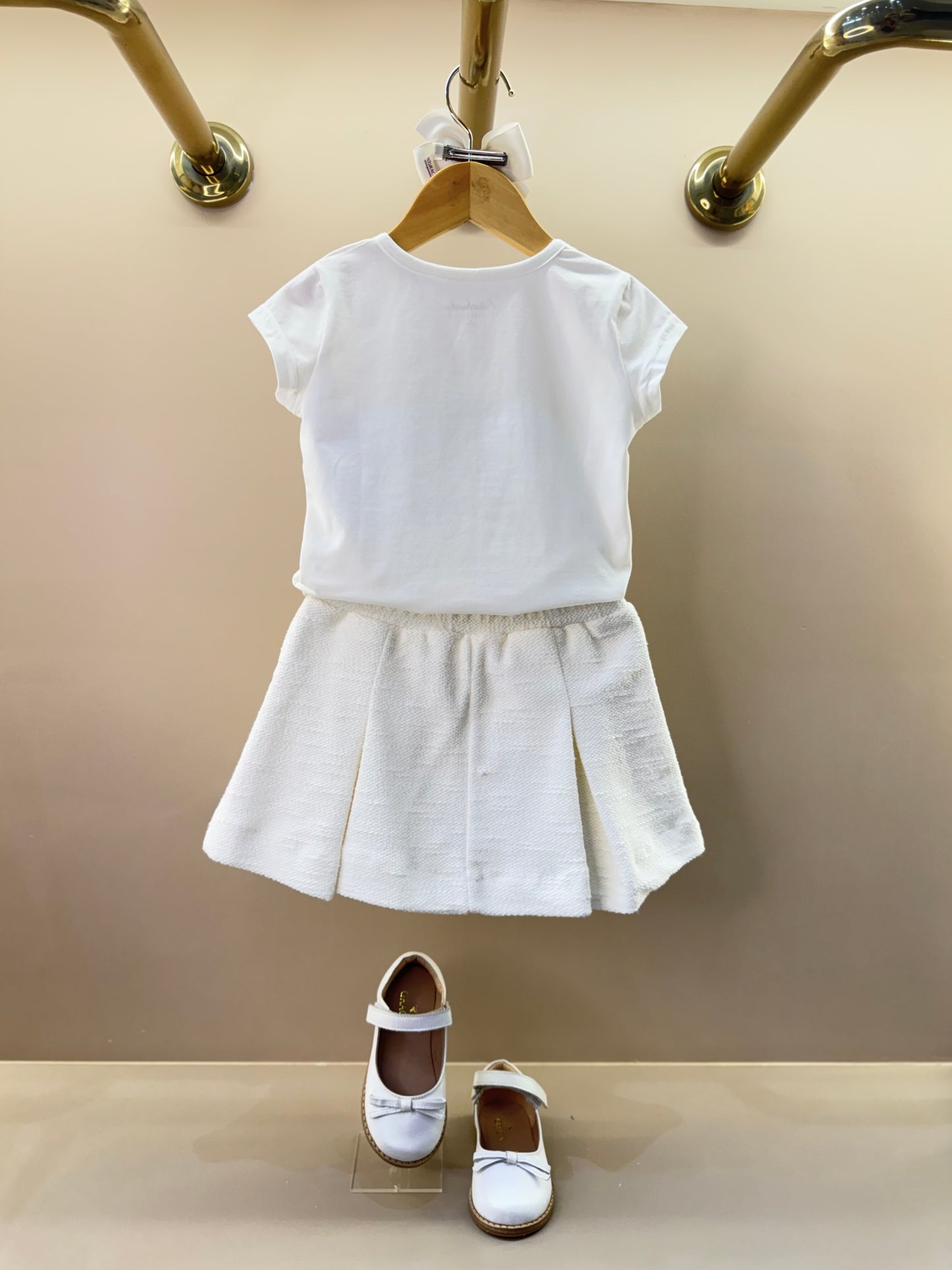 Conjunto Infantil Blusa Cotton Menina Love Off White e Saia-Shorts Bouclé Pérolas - Pituchinhus