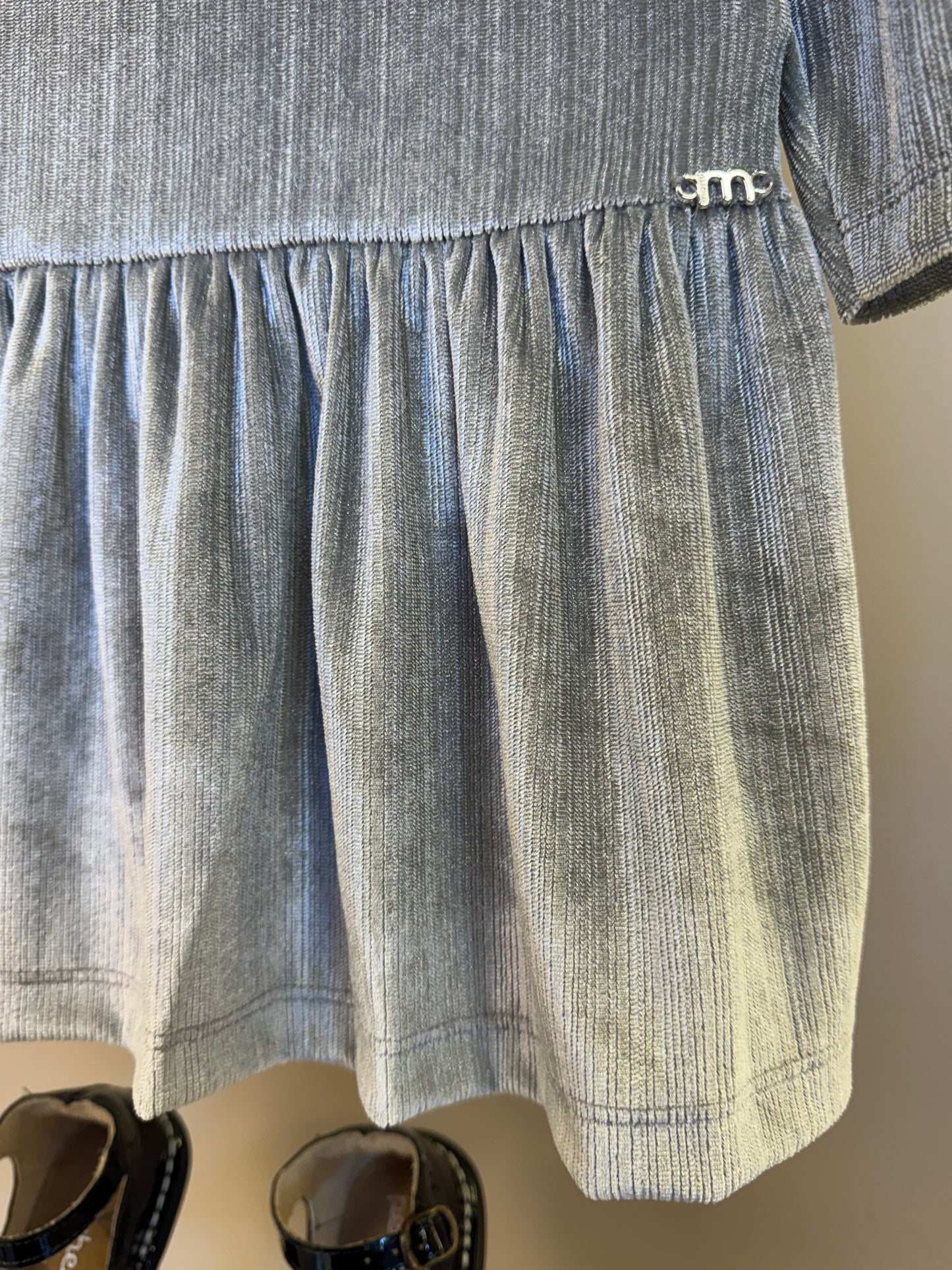 Vestido Infantil Gola Laço Plush Prata - Momi