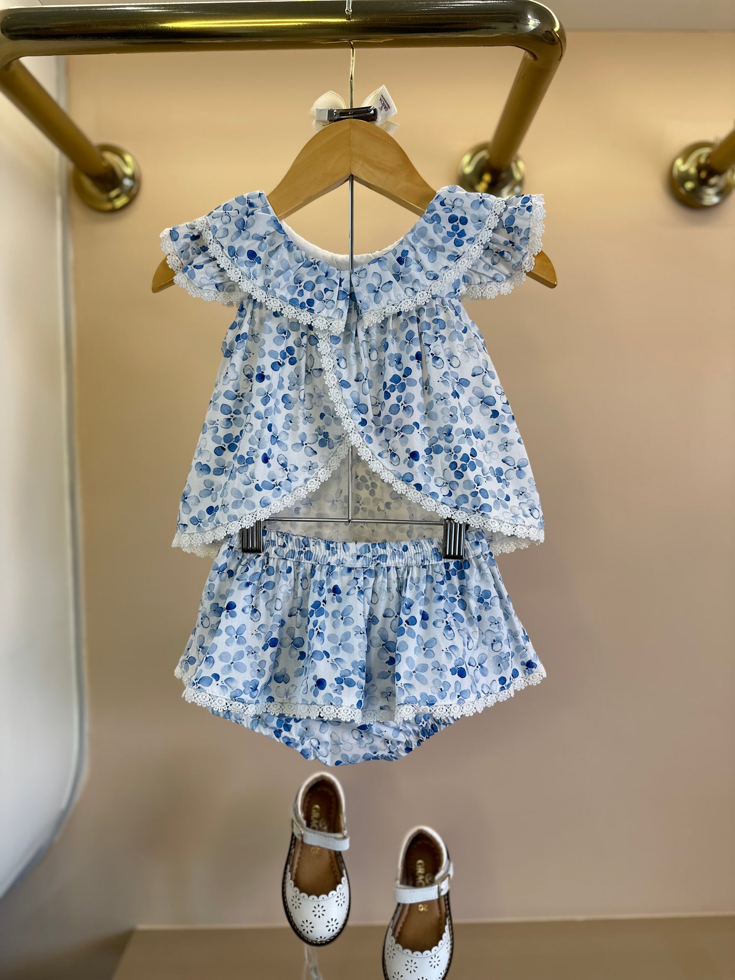 Conjunto Bebê Bata e Calcinha Fofa Babados Estampa Florzinhas Azul - Um Mais Um