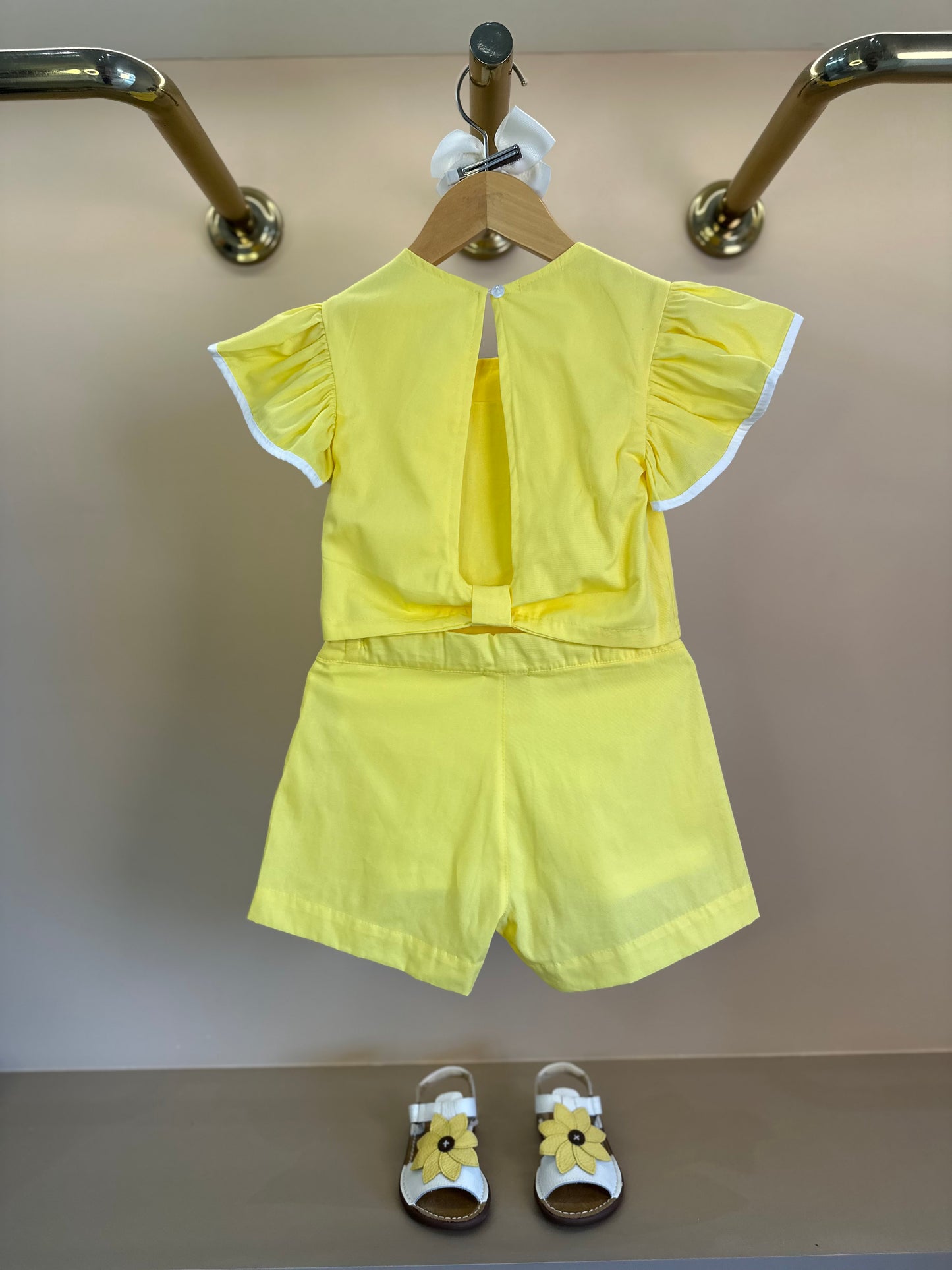 Conjunto Infantil Blusa Flores Bordadas e Shorts Amarelo - Luluzinha